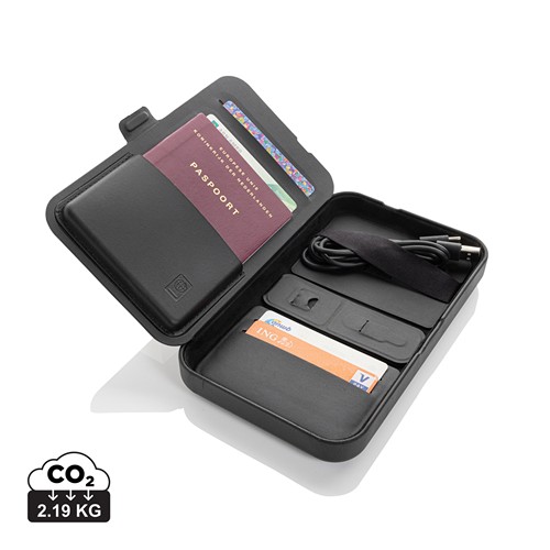 Swiss Peak - Étui de voyage avec chargeur 3 en 1 en PU RCS Swiss Peak